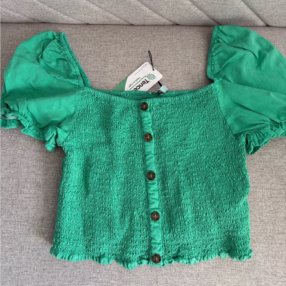 NWT Green Crop Top